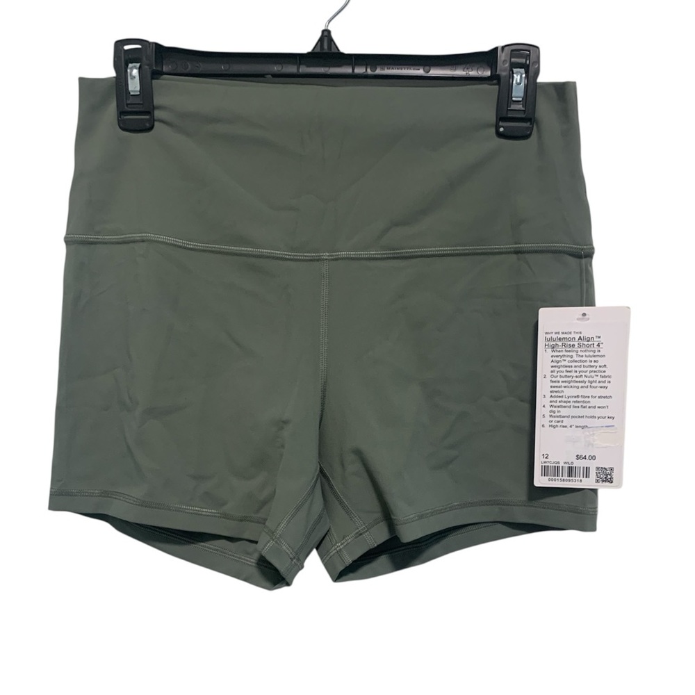 69. NWT Lululemon align high rise short Size: 12